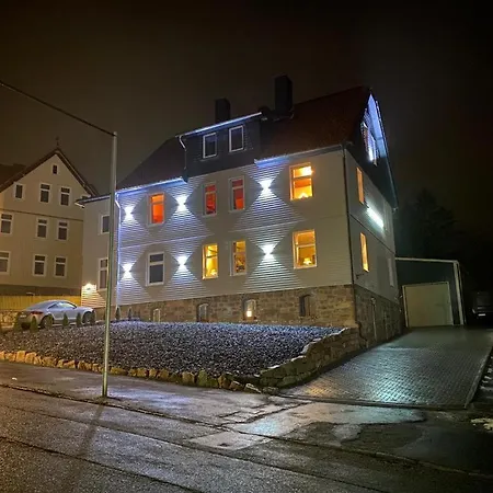 By Hell & Dunkel Lägenhet *